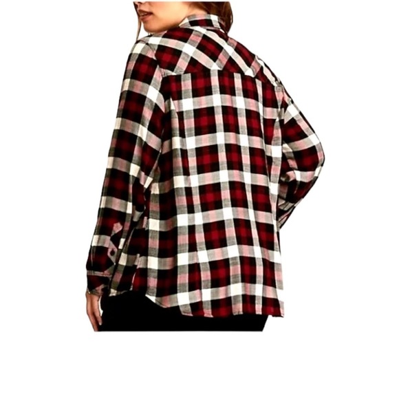 TORRID Premium Brand Super Soft Flannel in Red/Black/White Plaid Shirt Size 3X - Picture 2 of 7